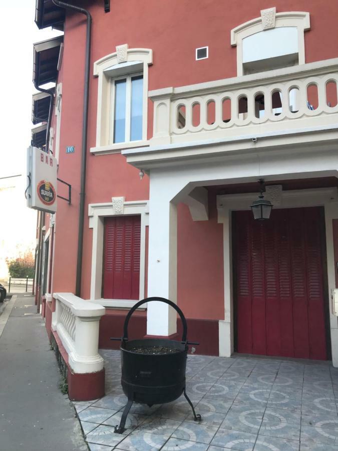 Studio Champagne Au Centre Ville Apartment Анси Екстериор снимка