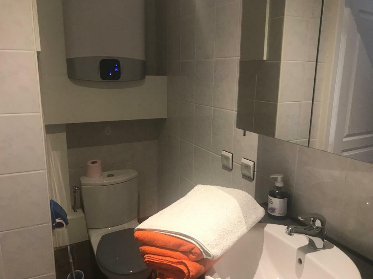 Studio Champagne Au Centre Ville Apartment Анси Екстериор снимка