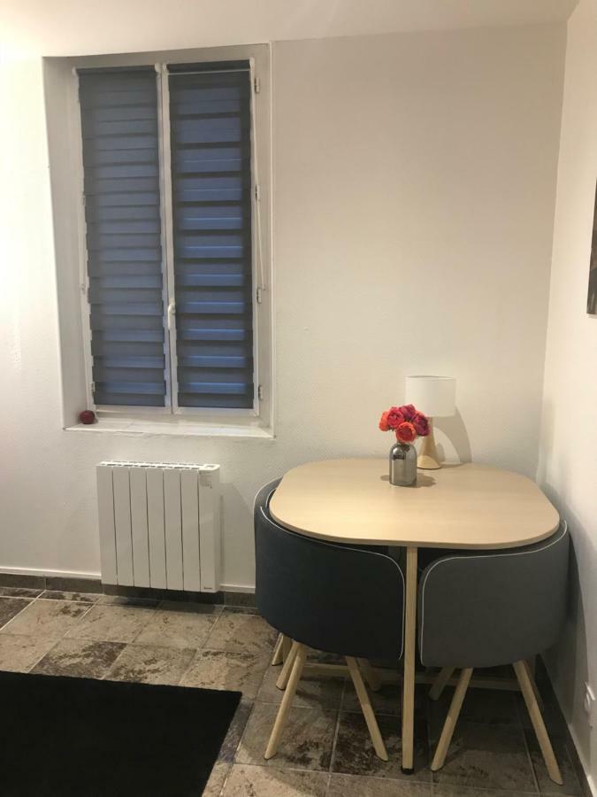 Studio Champagne Au Centre Ville Apartment Анси Екстериор снимка